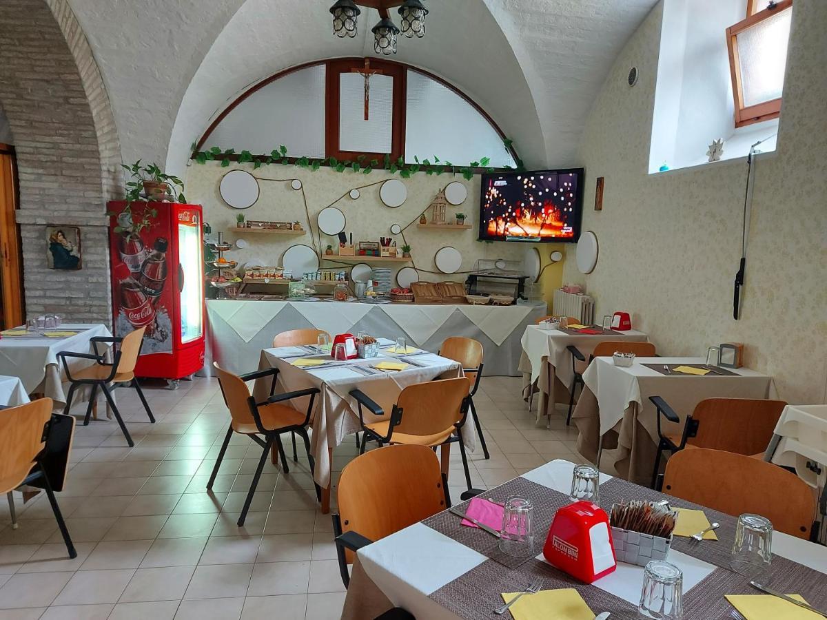 Hotel Domus Pacis Santa Chiara Casa Per Ferie Loreto Esterno foto